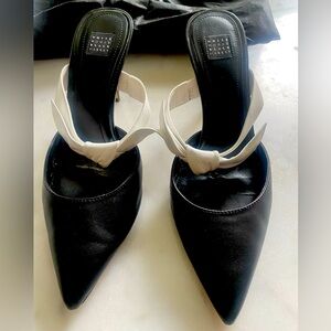 White House black market KIRRA slip in backless high heel mules with white bow!